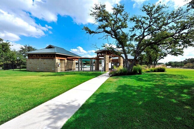 Building Photo - 203 Arrowhead Trail