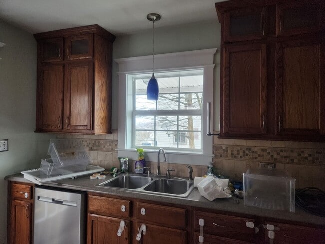 Building Photo - Beautiful 3 Br in Altoona