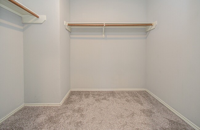 Building Photo - 16126 Coleburn Dr