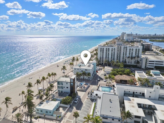 Building Photo - 2600 N Surf Rd