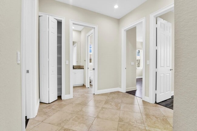 Building Photo - 3432 NE 15th Ave