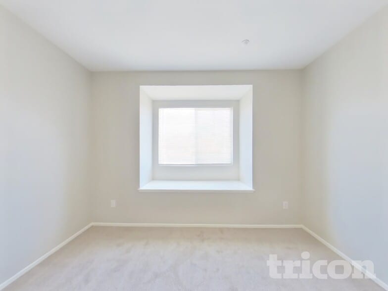 Building Photo - 15591 Eastwind Ave