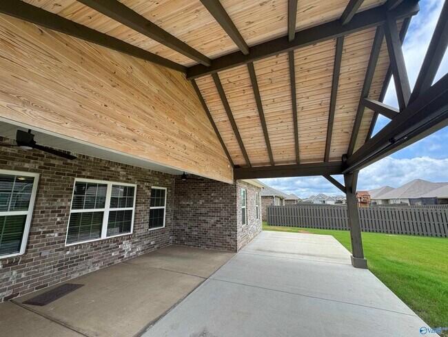 Building Photo - 112 Daisy Ln