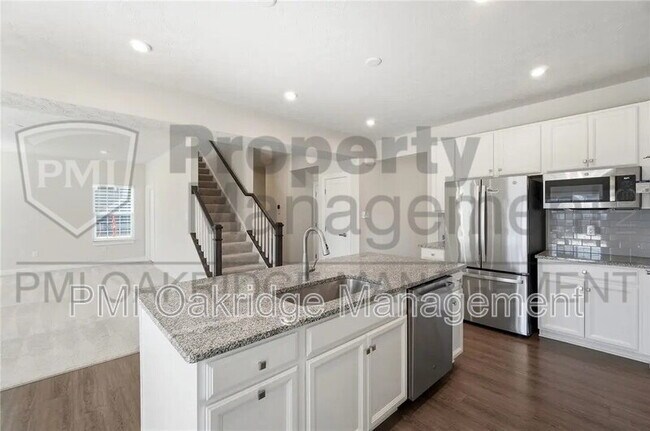 Building Photo - 414 Sydney Dr