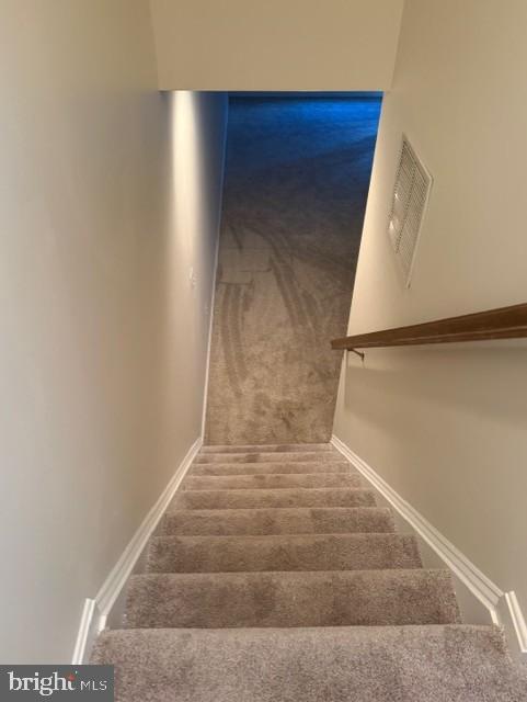 Building Photo - 165 Royal Ct