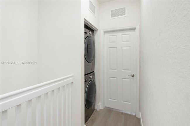 Building Photo - 10628 W 33rd Way