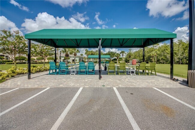 Building Photo - 10519 Diamante Way