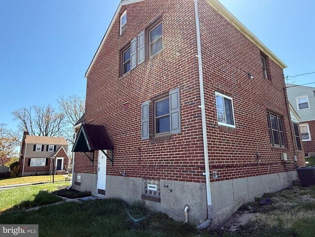 Building Photo - 6134 Marglenn Ave