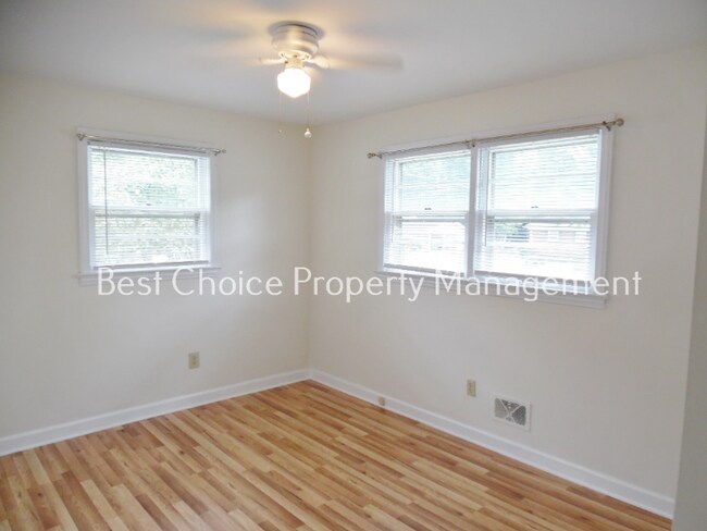 Building Photo - 205 Le Ann Dr