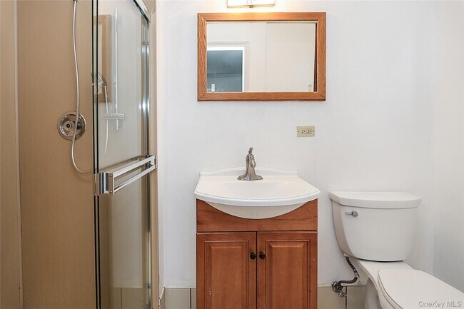 Building Photo - 14 Glenn Dr