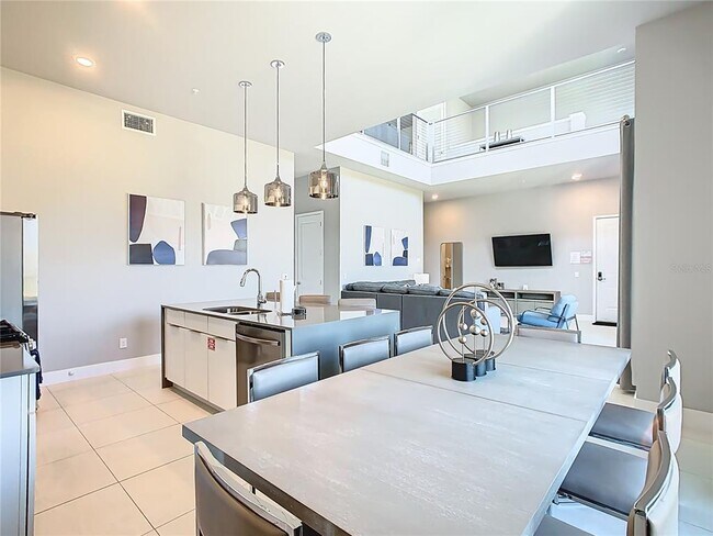 Building Photo - 7740 Sandy Ridge Dr