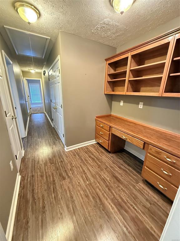 Building Photo - 406 James Ct