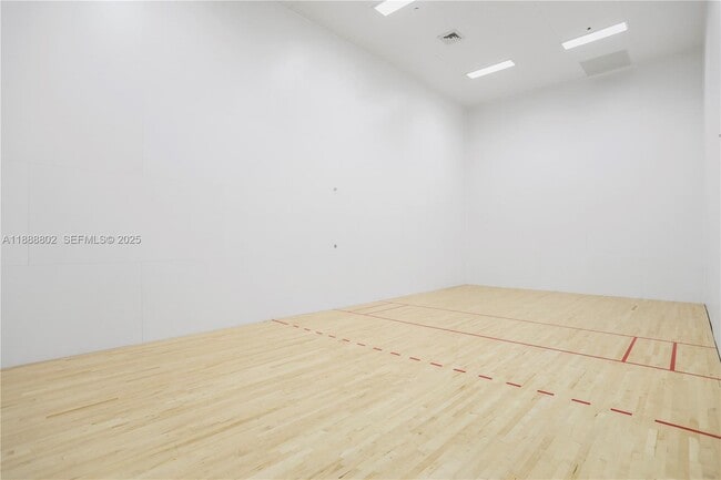 Building Photo - 16385 Biscayne Blvd