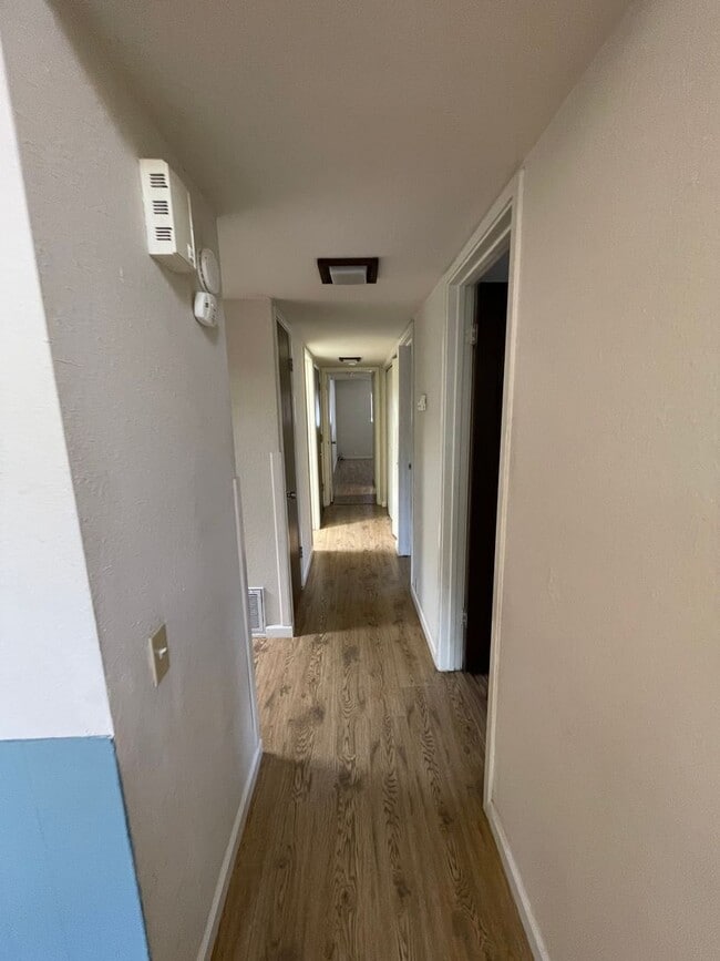 Building Photo - Updated 3 Bedroom Duplex in North Davis