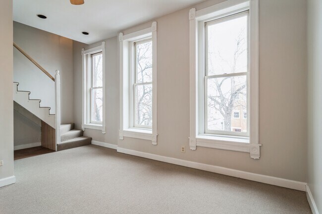 Building Photo - 1823 W Thomas St