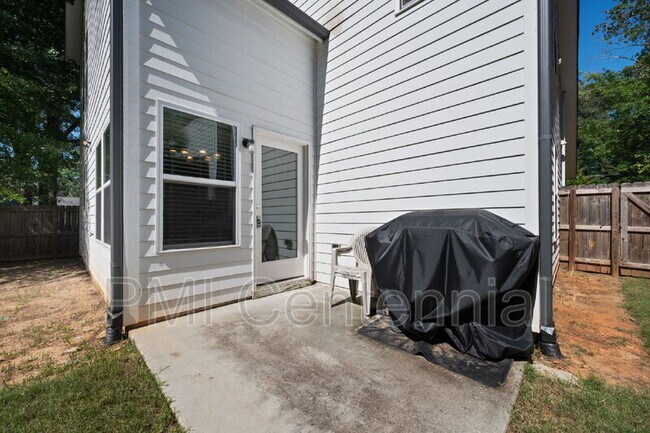 Building Photo - 1120 Wedgewood Dr NW