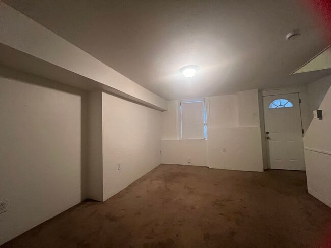 Building Photo - Spacious Updated 4BED/3BATH In Southside -...