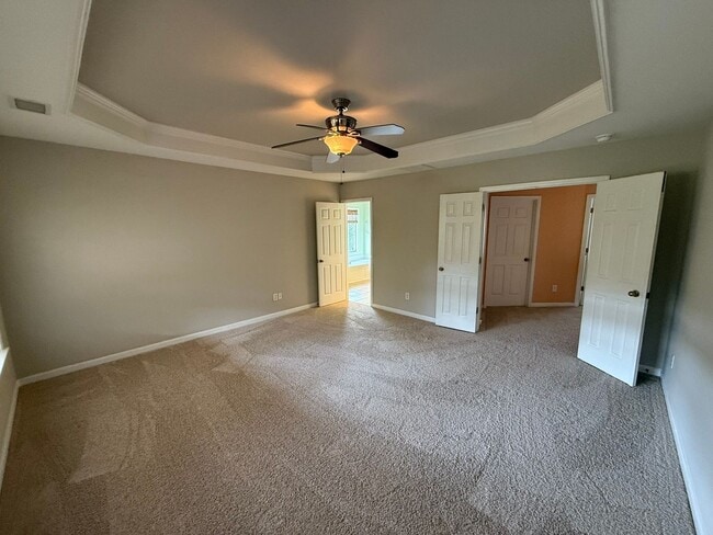 Building Photo - Spacious 5-Bedroom, 3-Bath Home with Exceptional Outdoor Living