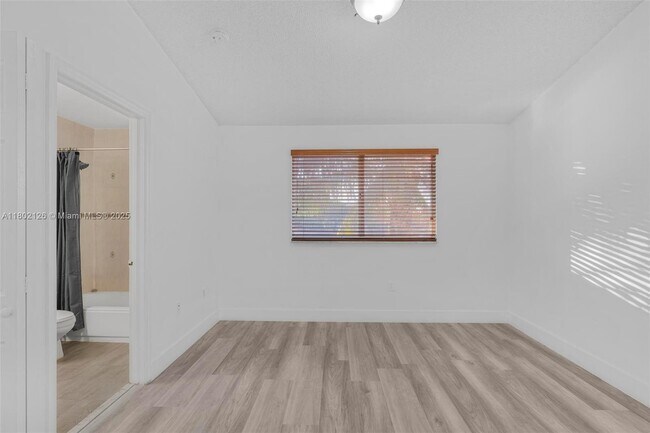 Building Photo - 8535 SW 152nd Ave
