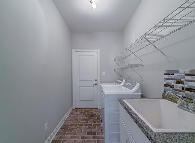 Building Photo - 2508 Goldenrod Wy