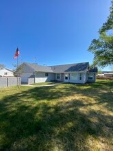 Building Photo - 7960 N Jade Dr