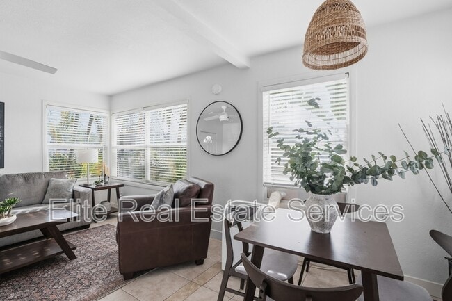 Building Photo - 2604 Juan St