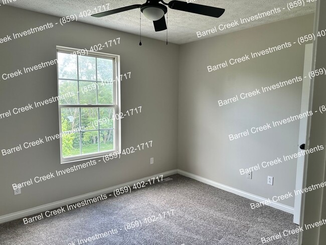 Building Photo - 2-Bed, 1-Bath Townhome with Attached Garag...