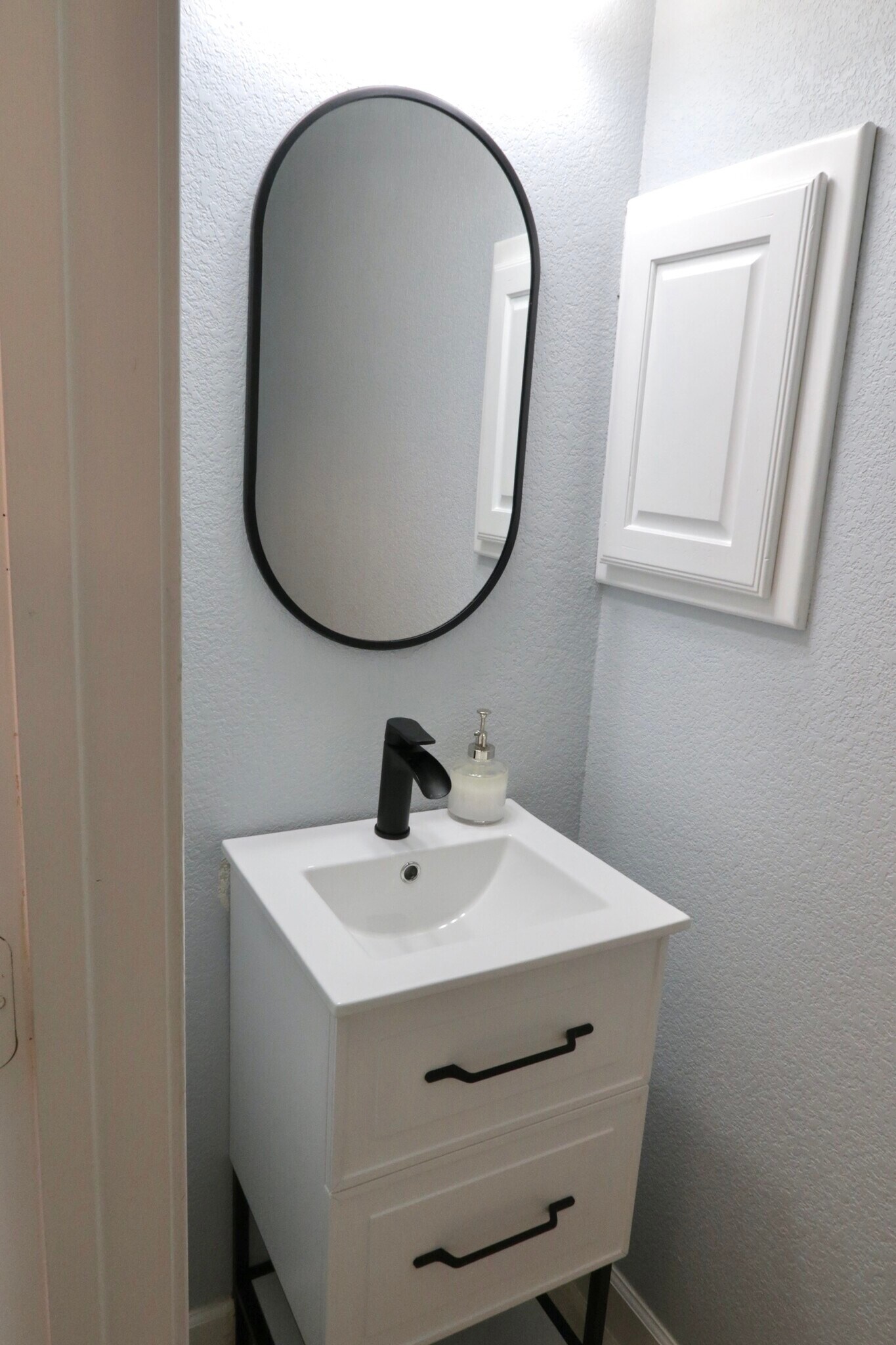 Half bath on main level - 500 Rolling Oak Dr
