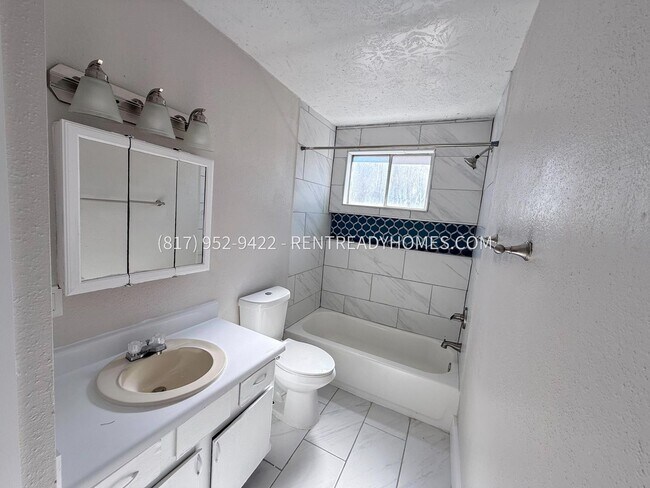 Building Photo - 522 Kenwood Ln