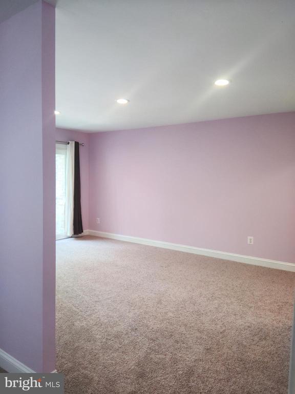 Building Photo - 11901 Parklawn Dr
