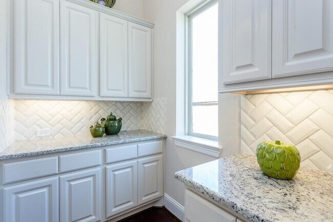 Building Photo - 2064 Bluestem Dr