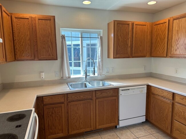 Building Photo - Charming 1 bedroom 1 bath house in Springfield!