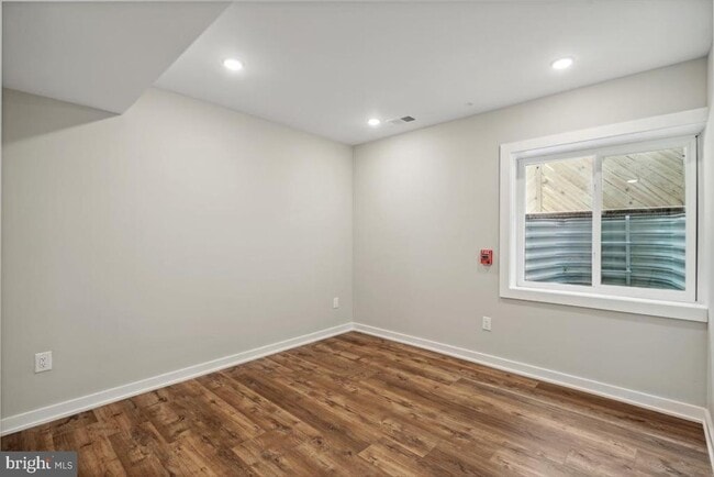 Building Photo - 3801 Hamilton St