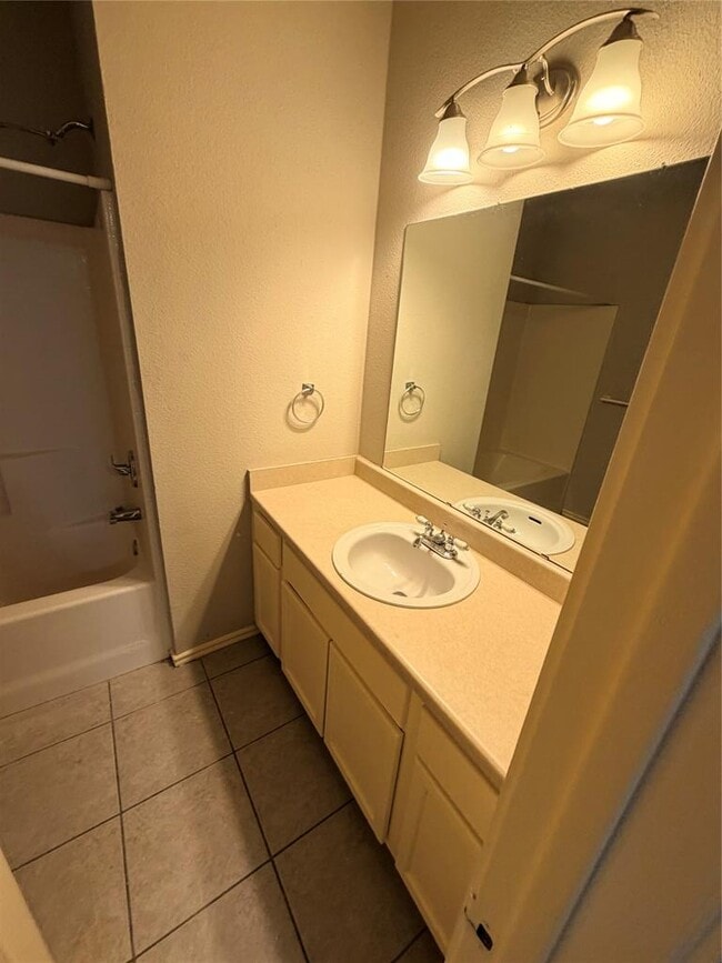 Building Photo - 508 Tablerock Cir