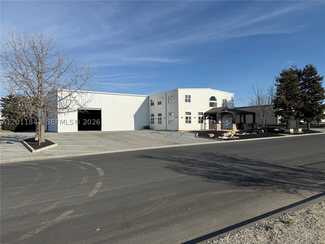 Building Photo - 428 N Curry St