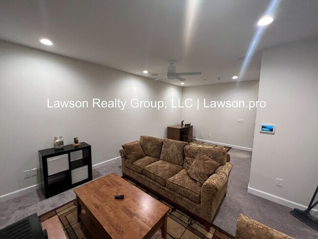 Building Photo - Upscale and Spacious Daleville Townhome