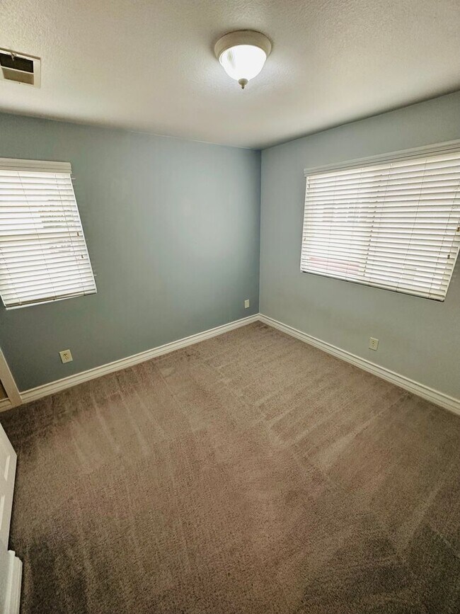 Building Photo - Charming 3 Bedroom 2.5 Bathroom Northstar Ranch Home with Spacious Layout & Community Amenities