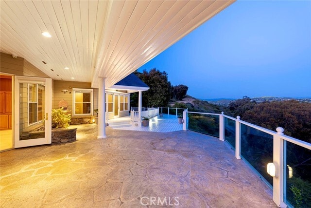 Building Photo - 12 San Remo