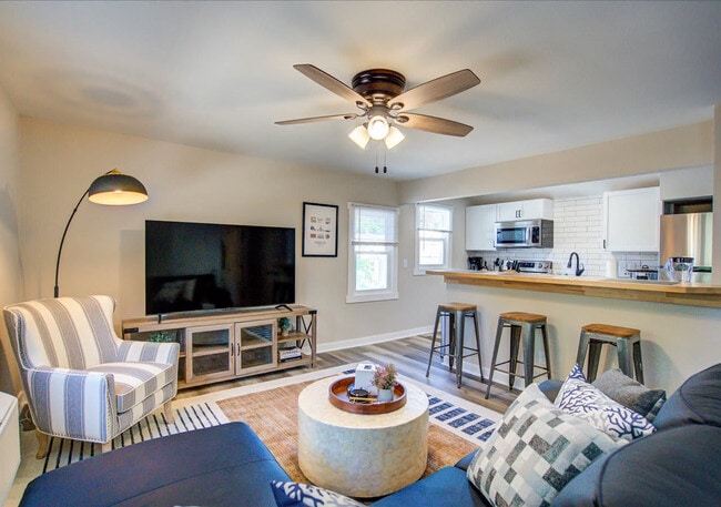 Building Photo - 156 Rodney Ct