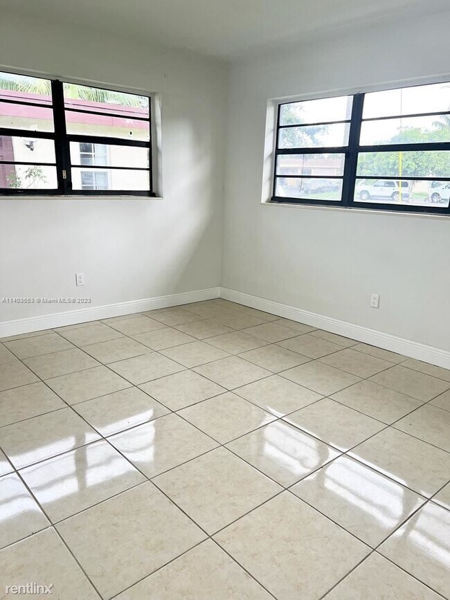 Building Photo - 4 br, 2 bath House - 430 SW 31st Ave