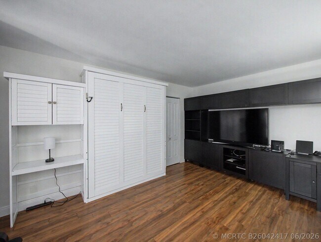 Building Photo - 18181 NE 31st Ct