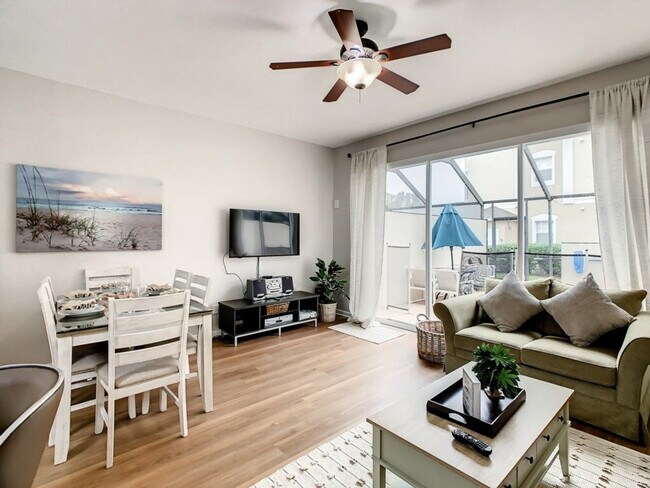 Building Photo - 2314 Silver Palm Dr