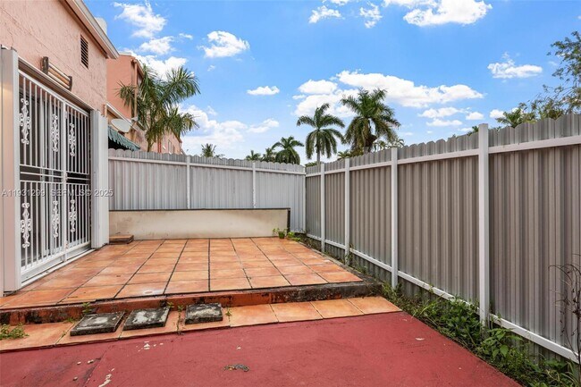 Building Photo - 12450 NW 7th Ln