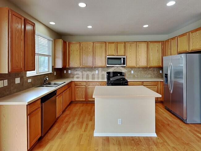 Building Photo - 124 N Flat Rock St