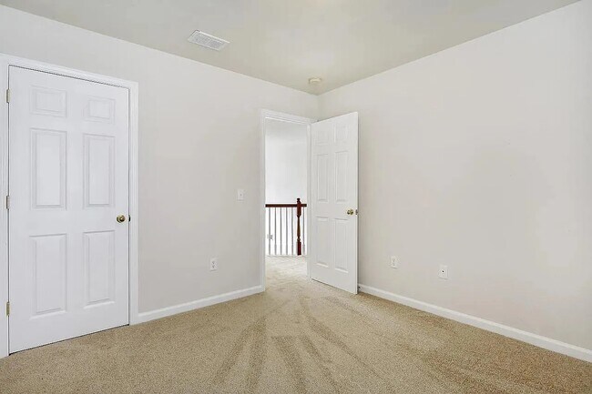 Building Photo - 126 Jordan Crest Ct