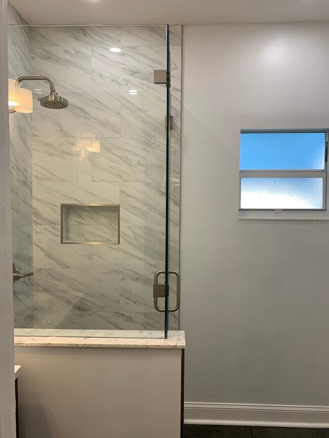 Building Photo - CHARMING KEY WEST HOME