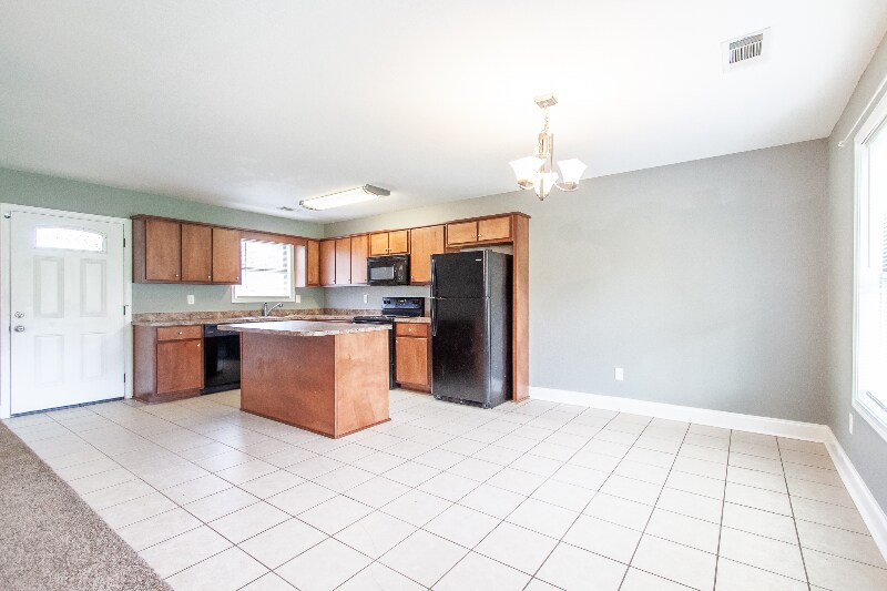 Building Photo - 2 Cal Rd