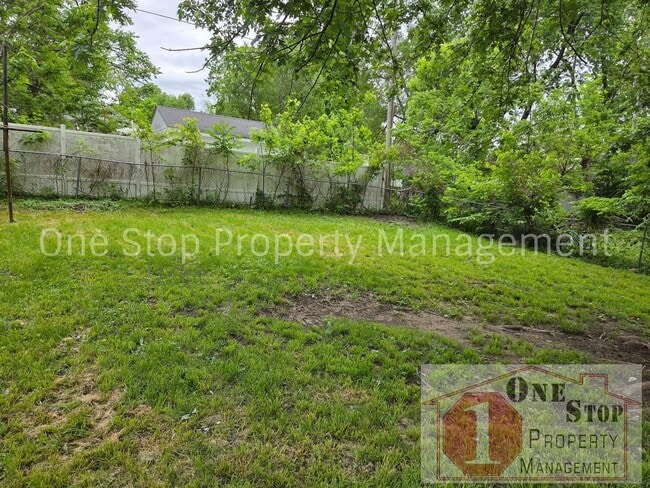Building Photo - Adorable 2 Bedroom, 1 Bathroom, 1 Car Garage House in Independence!