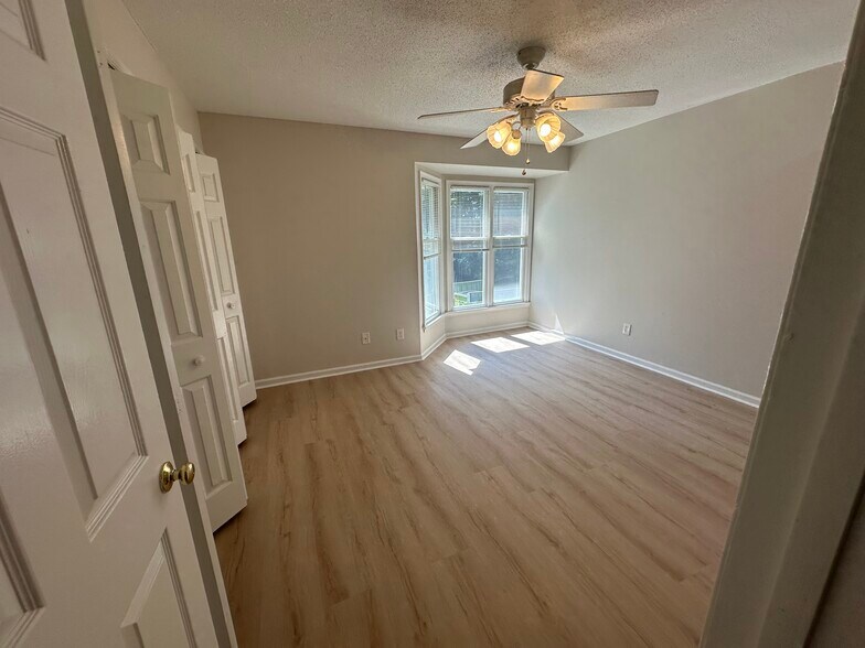 Bedroom 2 - 2811 Edridge Ct
