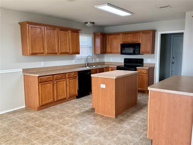 Building Photo - 204 S Chestnut St